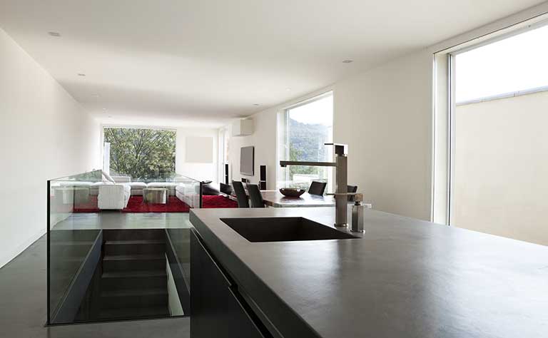 Luxushaus mit Mikrozementböden und Arbeitsplatten in Pollença. Mallorca